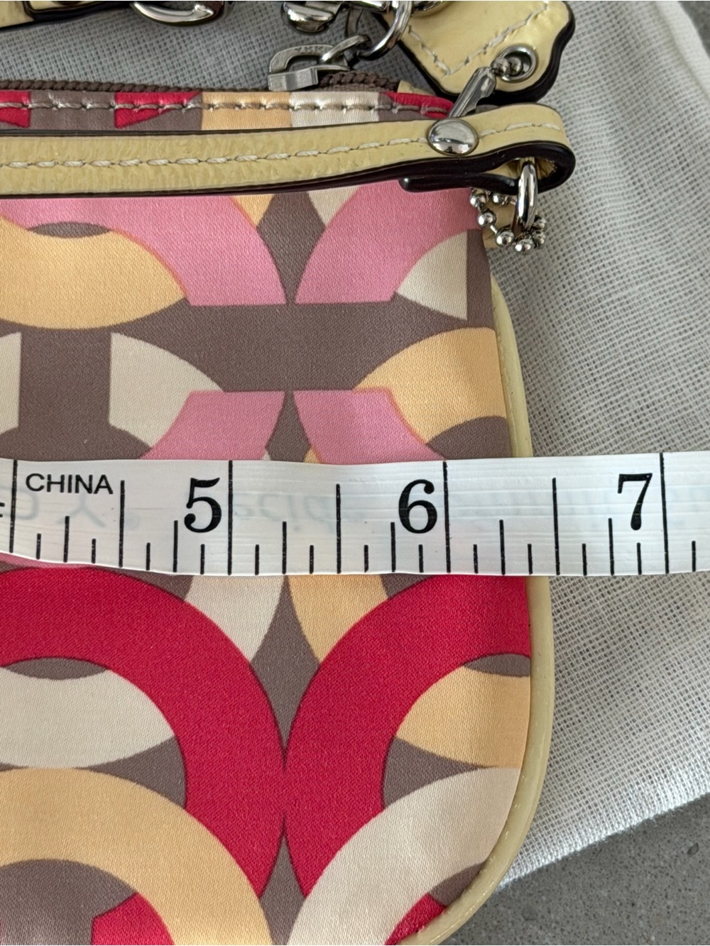 Coach Pink Multi Signature Pattern Wristlet Clutch with dust bag - Picture 6 of 7